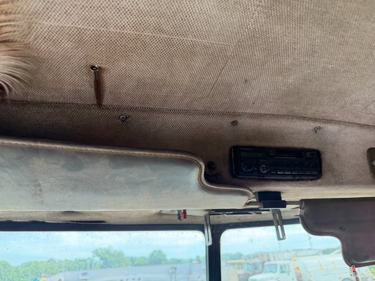 1989-peterbilt-379-image-81