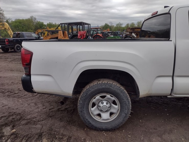 18-toyota-truck^title^-(qea-4649)-image-25