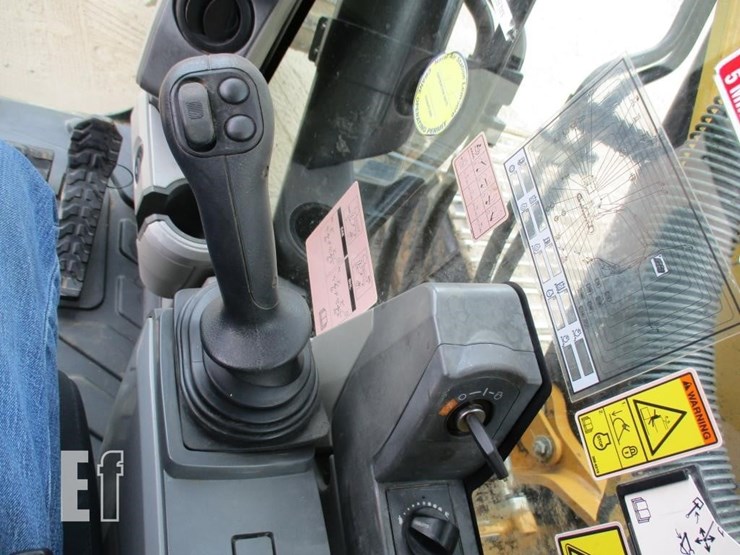 2015-caterpillar-336fl-image-10