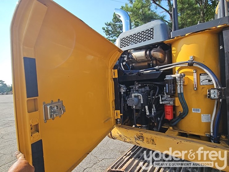 2018-deere-130g-image-37