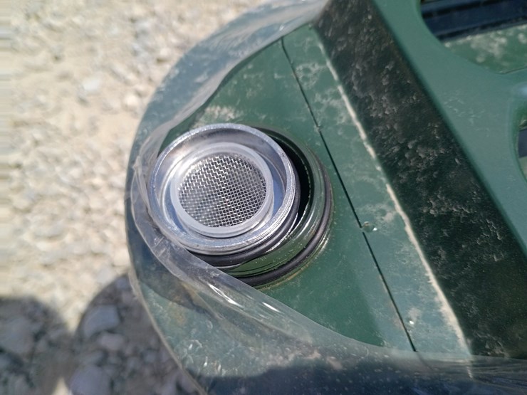 #l63-057-•-fuel-tank-image-5