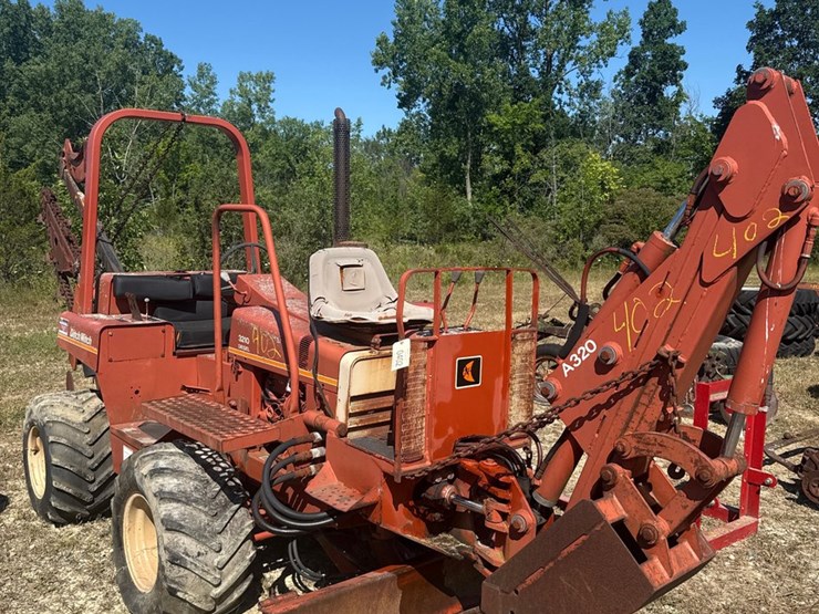 ditch-witch-3210-image-1