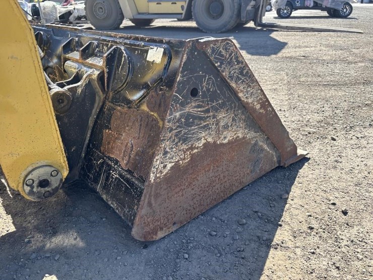 2018-yanmar-s220r-image-12
