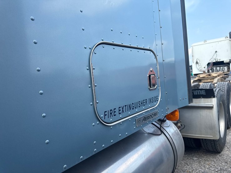 2007-kenworth-t600-image-30