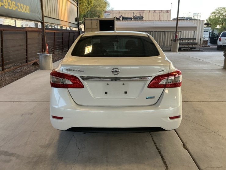 2013-nissan-sentra-sdn-image-6