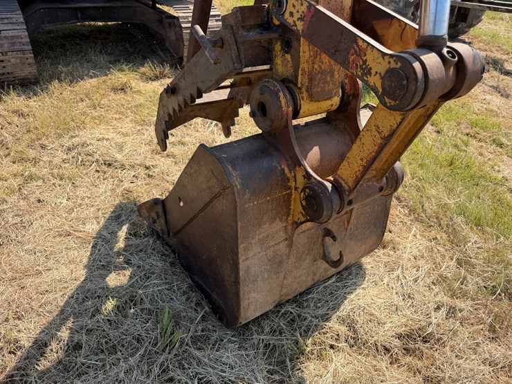 caterpillar-307-image-43