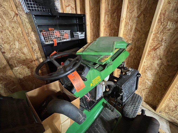#6169-•-john-deere-lawn-tractor-425-image-3