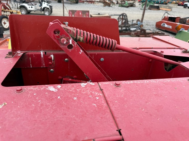 2017-new-holland-bc5070-image-49