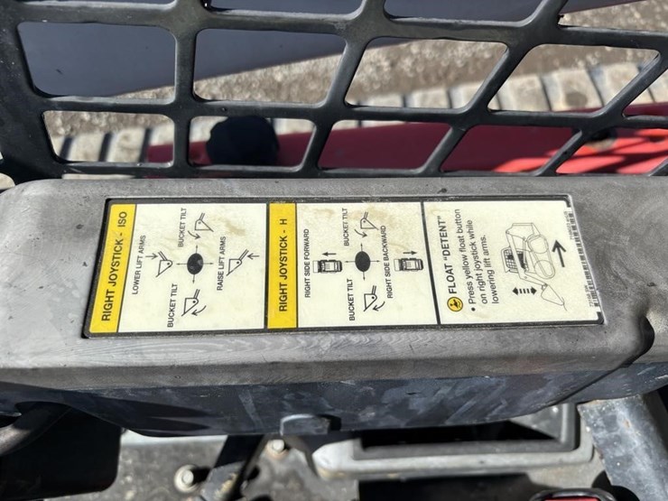 2019-bobcat-t770-image-26