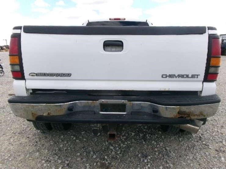 2001-chevrolet-silverado-3500-image-12
