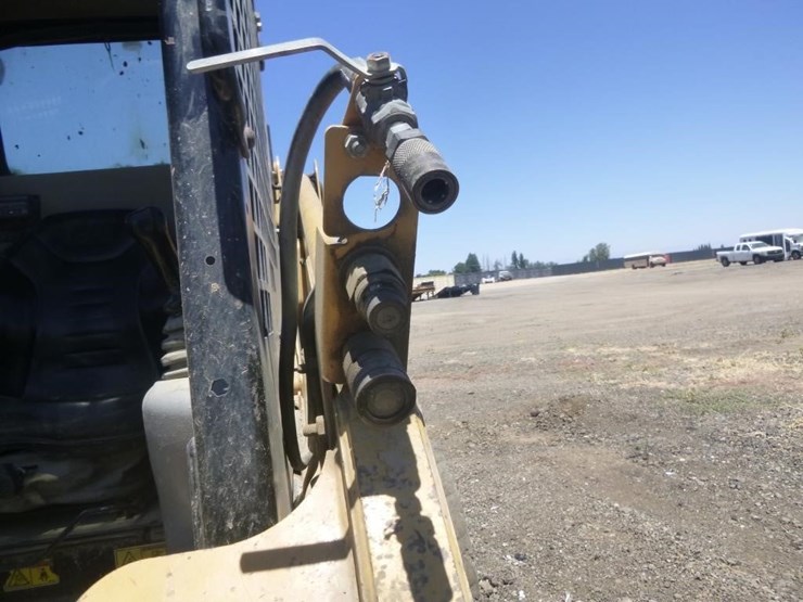 2012-caterpillar-226b3-image-15