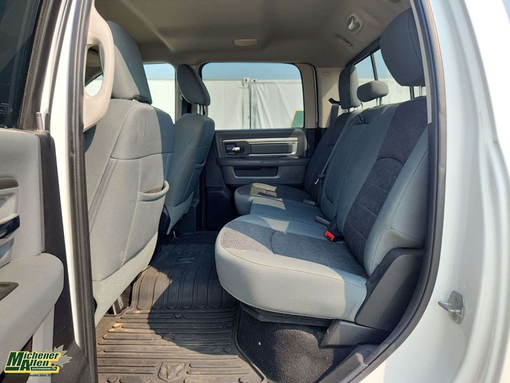 2014-dodge-2500-image-15