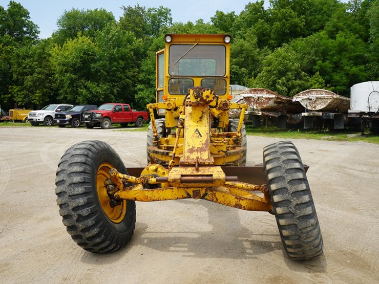 allis-chalmers-m100-motor-grader-image-2