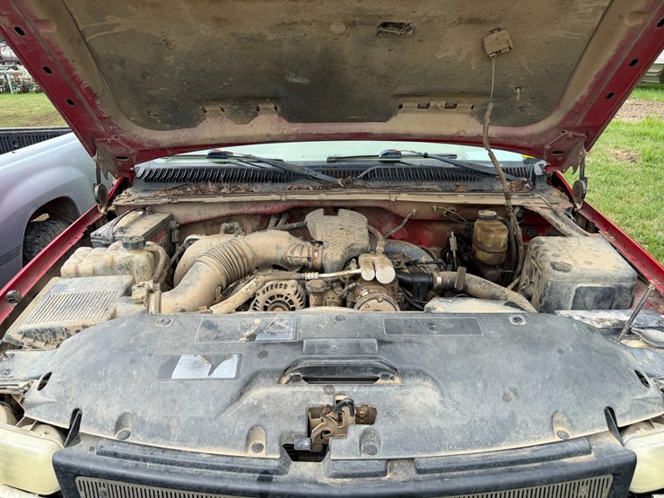 2002-chevrolet-silverado-2500hd-image-36