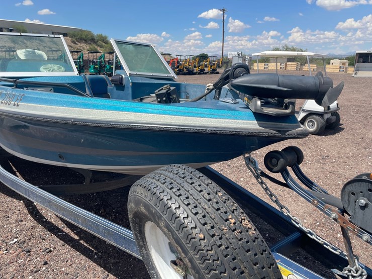 #2151-•-1989-stratos-bass-boat-and-stratos-trailer-image-17