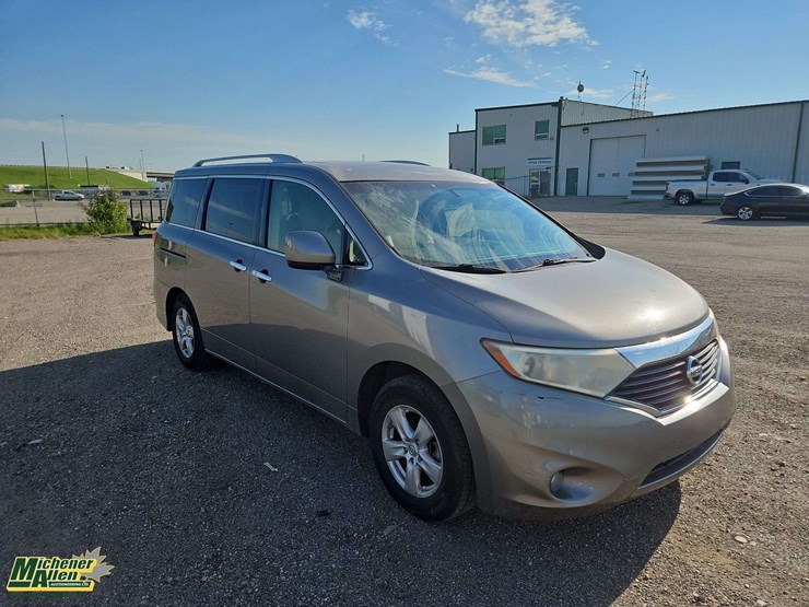 2013-nissan-quest-image-2