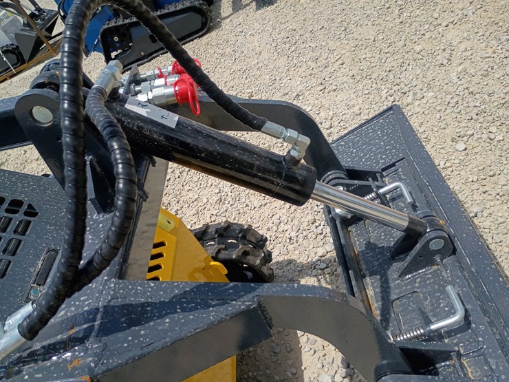 #l63-005-•-2026-zjg-380-mini-skid-steer-image-23