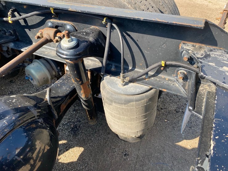 2018-kenworth-t440-image-30