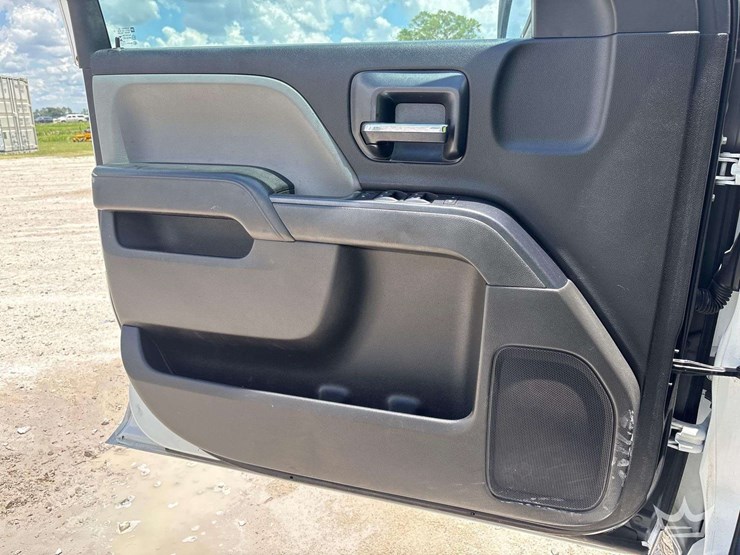 2019-chevrolet-silverado-1500-image-11