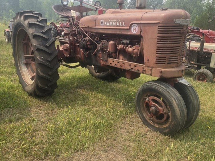 #3-•-farmall-super-h-vintage-tractor-image-1