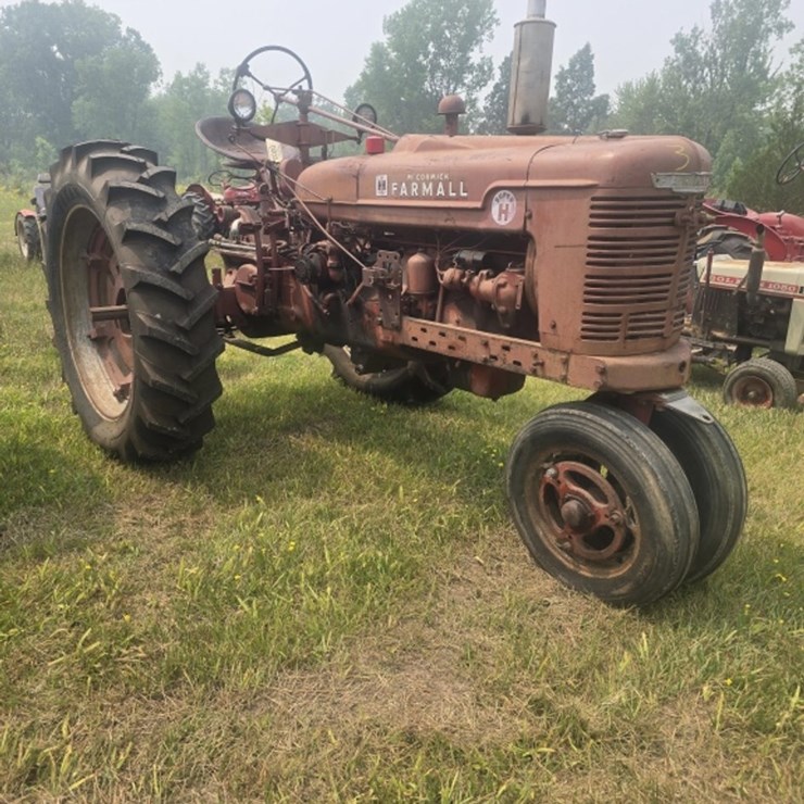 #3 • Farmall super H Vintage Tractor