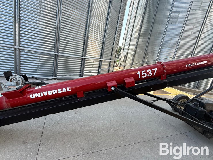 2022-universal-industries-1537-field-loader-self-propel-belt-conveyor-image-19