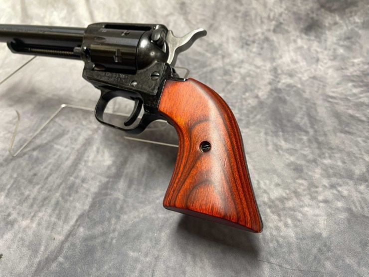 #10869-•-heritage-rough-rider,-22-lr-revolver,-sn:-1bh027314-image-12