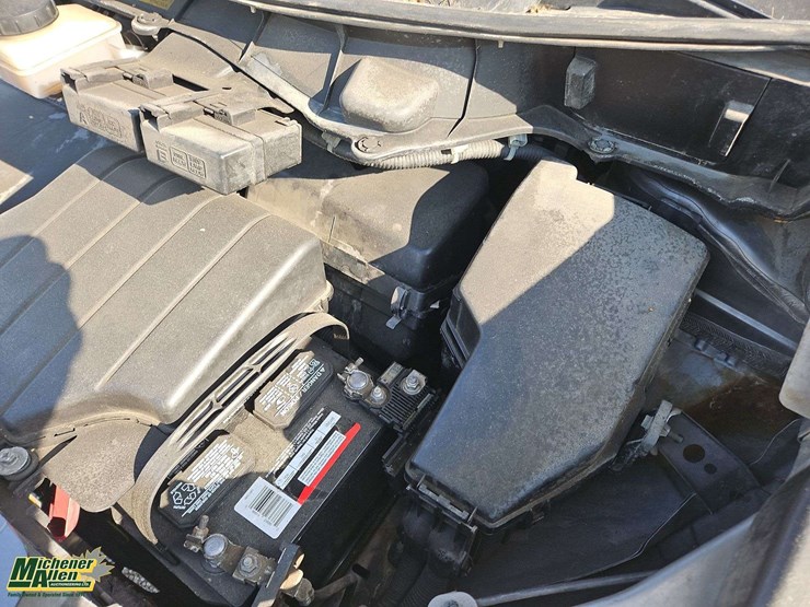 2013-nissan-quest-image-25
