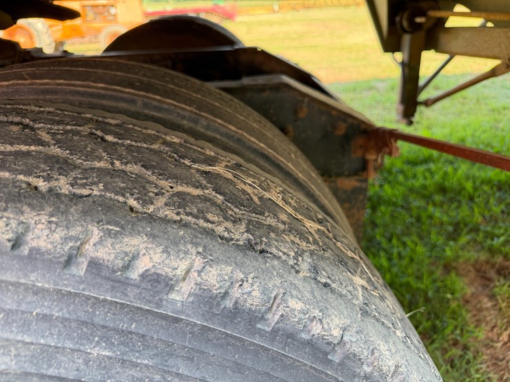 #52620-•-1990-whitegmc-wia-areo-series-sleeper-t/a-truck-tractor-4v1wdbjf3ln629984-inv#52620-image-6