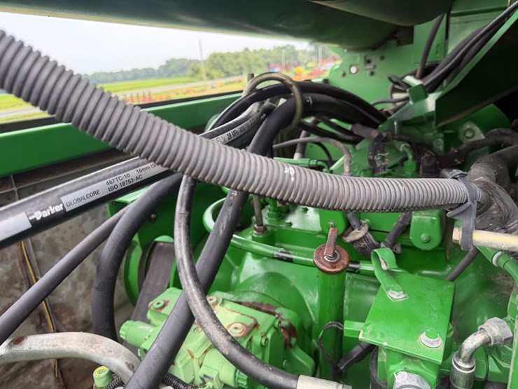 2011-john-deere-9770-sts-image-105