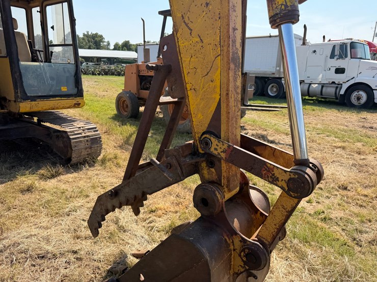 caterpillar-307-image-44