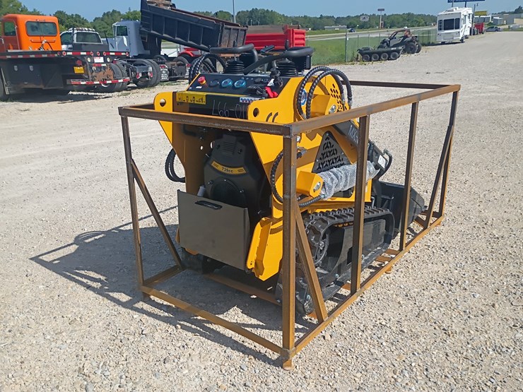 #l66-012-•-2026-agt-mx-crt23-mini-skid-steer-image-4
