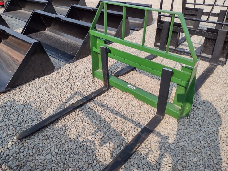 kivel-pallet-fork-attachment-for-john-deere-(qea-2306)-image-2
