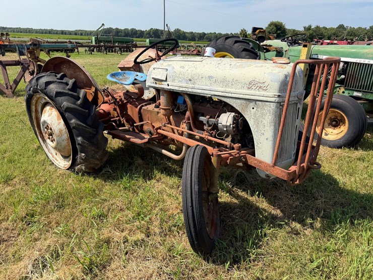 ford-tractor-image-2