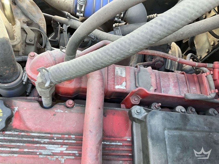 2016-freightliner-114sd-image-11