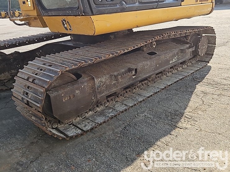 2018-deere-130g-image-16