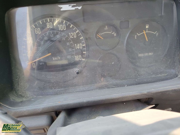 2002-gmc-w5500-image-9