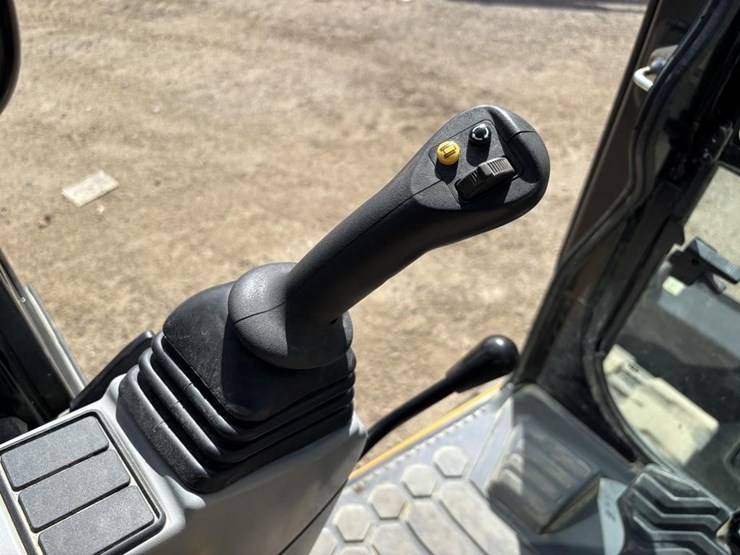 2021-caterpillar-308cr-image-33