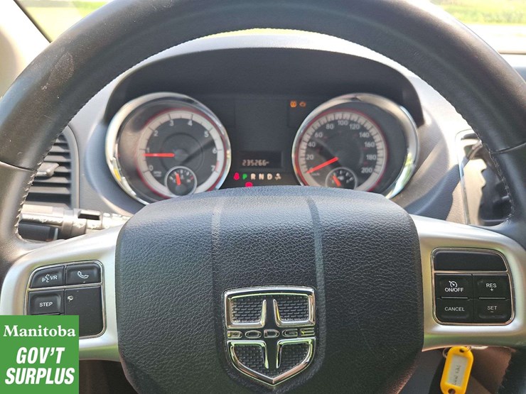 2014-dodge-grand-caravan-image-27