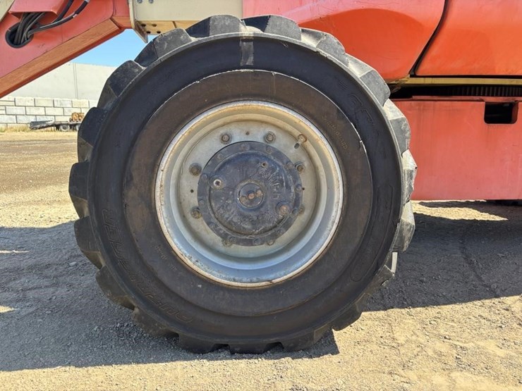 2003-jlg-600a-image-23