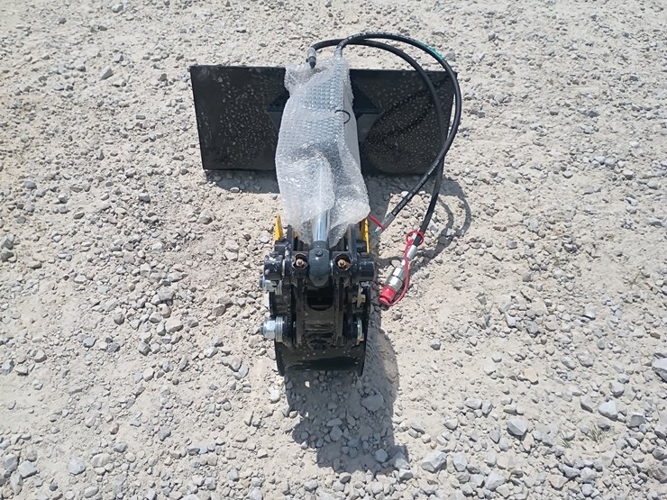 #l63-050-•-zjg-backhoe-mini-skid-steer-attachment-image-3