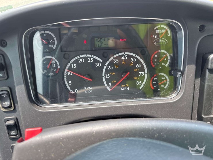 2016-freightliner-b2-image-12