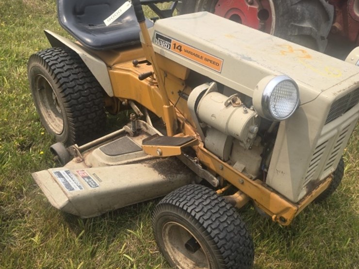 #6-•-montgomery-ward-14-speed-lawn-mower-image-1