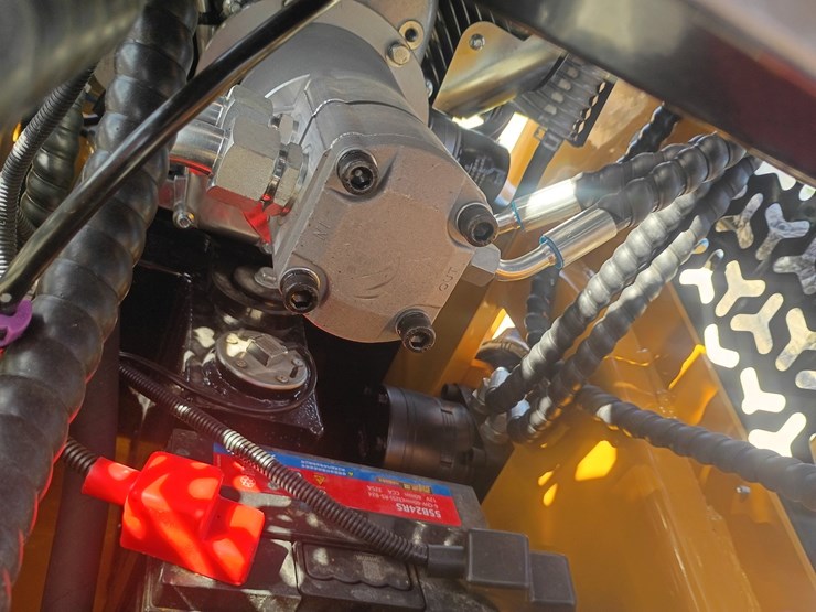 #l66-012-•-2026-agt-mx-crt23-mini-skid-steer-image-17