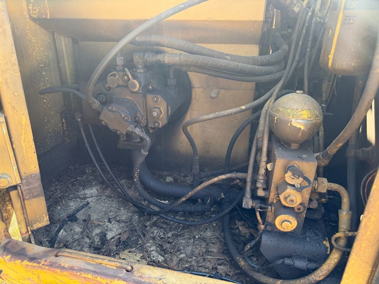 caterpillar-307-image-56