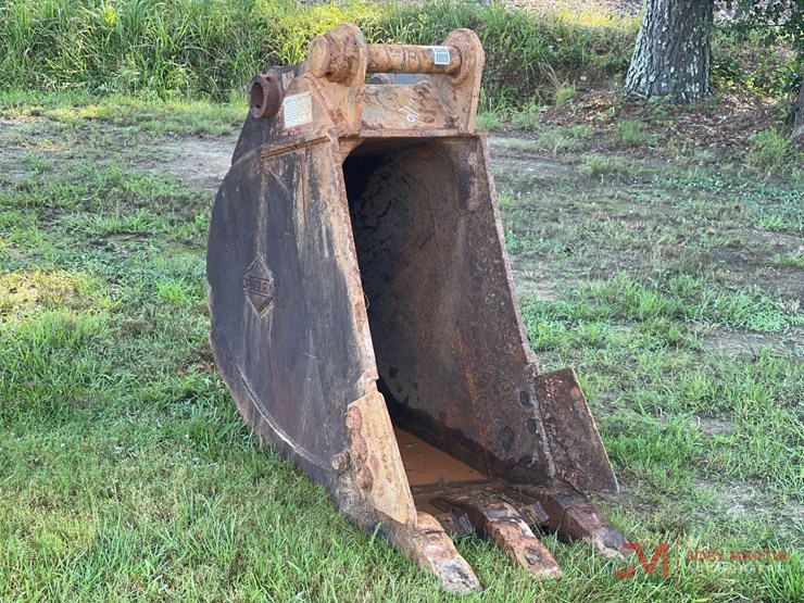 21"-tooth-excavator-bucket-image-1