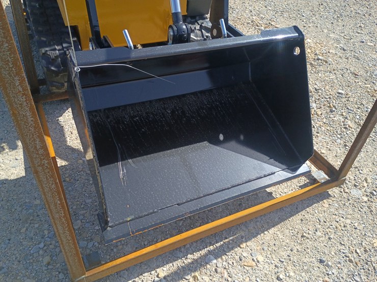 #l66-011-•-2026-agt-mx-crt23-mini-skid-steer-image-16