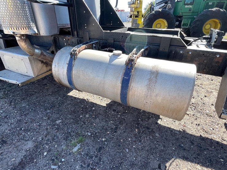 #2106-•-lot-2106-image-47