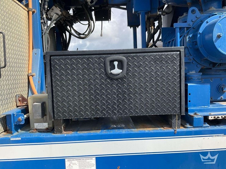 2016-freightliner-114sd-image-31