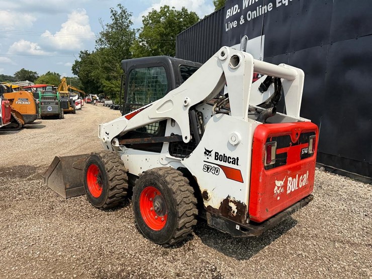 2020-bobcat-s740-image-2
